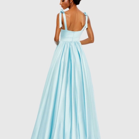 MAC DUGGAL Tie Shoulder Sweetheart Ballgown Powder Blue Women's Dress Size 2 - Picture 3 of 10